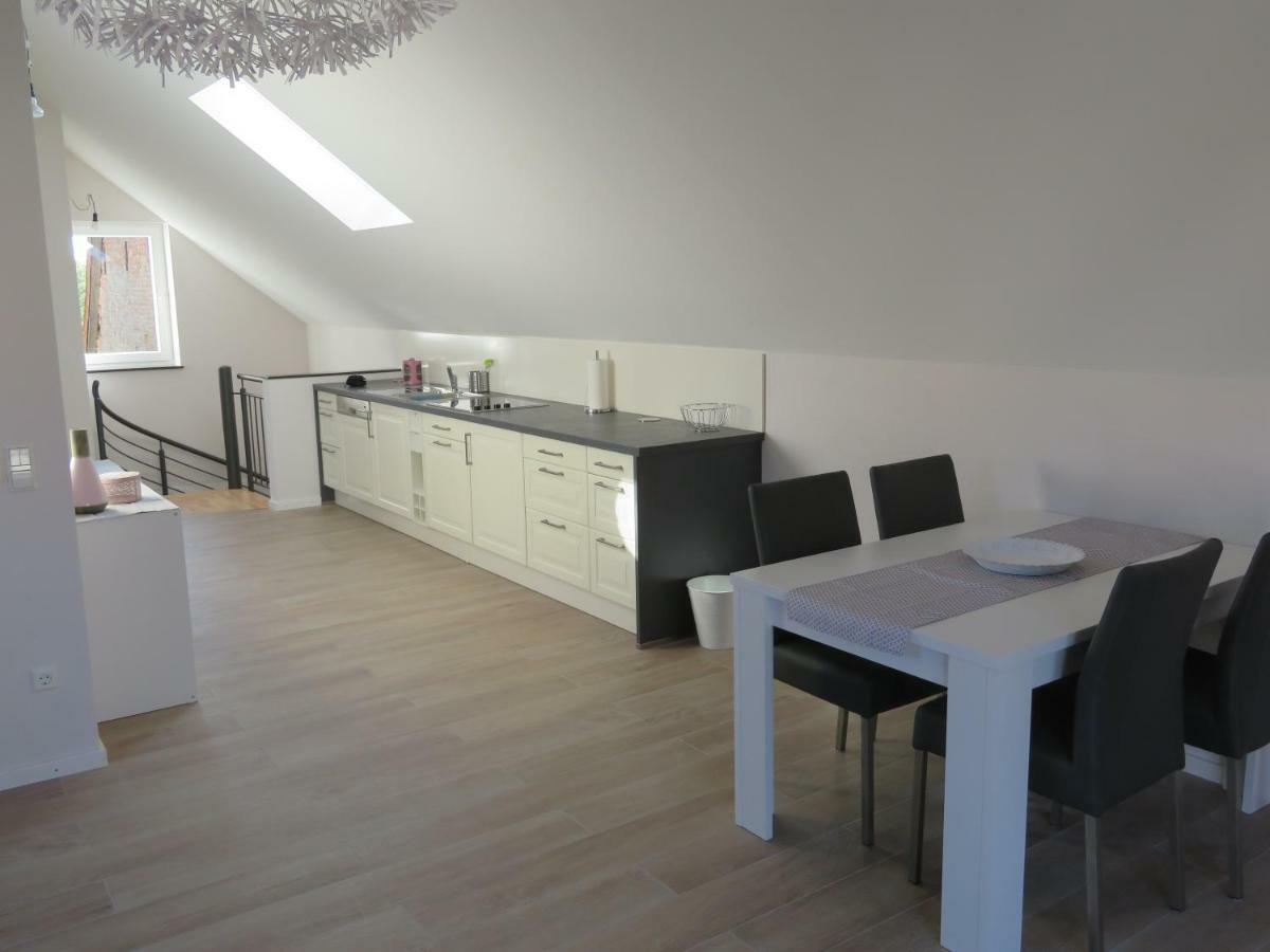 Weingut Grafenhof Apartment Heuchelheim-Klingen Екстериор снимка